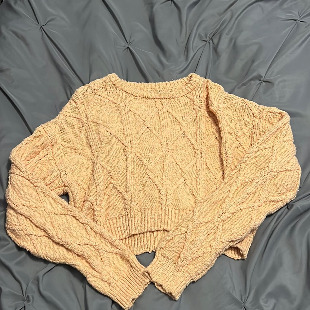 Knitted cropped sweater